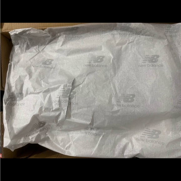 New Balance Green Athletic Shoes New In Box Men’s Size 9 - Picture 6 of 7